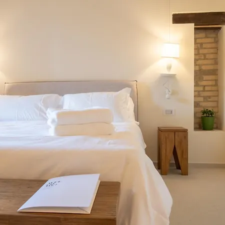 Molike جوليانوفا